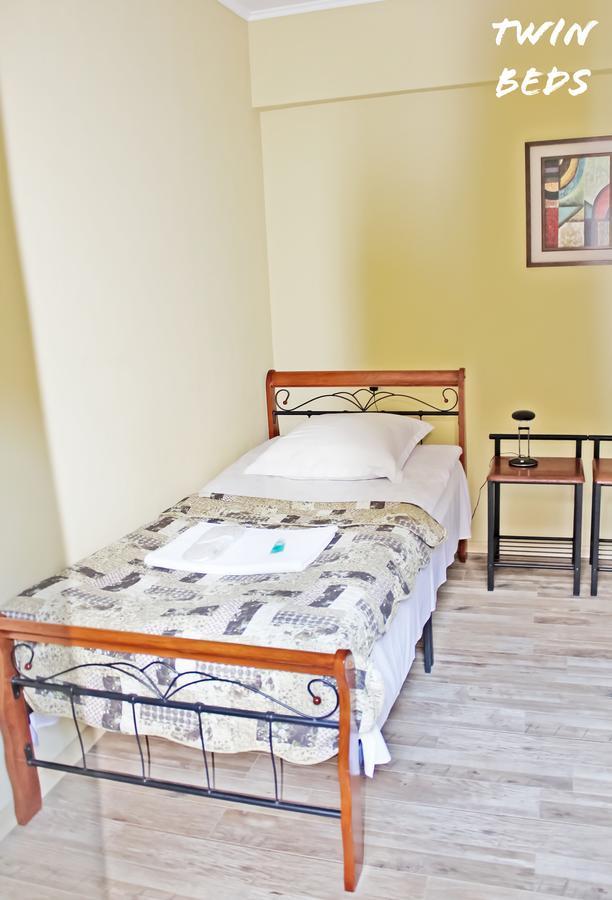 Red Fox Guesthouse Tbilisi Bagian luar foto